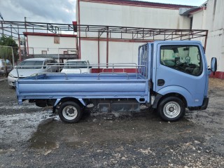 2011 Nissan Cabstar Truck