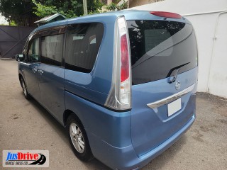 2013 Nissan Serena