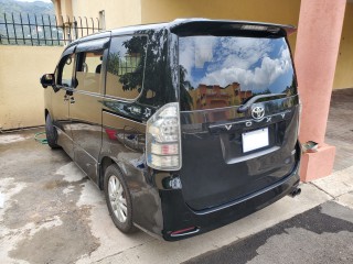 2011 Toyota Voxy ZS for sale in Kingston / St. Andrew, Jamaica