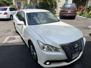 2013 Toyota Crown Royal Saloon