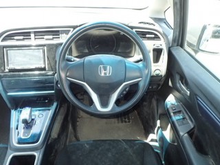 2017 Honda Fit Shuttle Hybrid