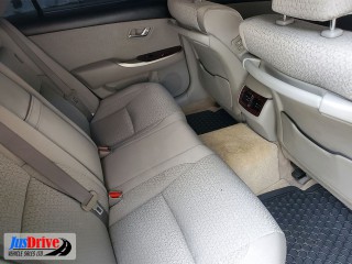 2012 Toyota CROWN