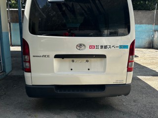 2017 Toyota Hiace for sale in Kingston / St. Andrew, Jamaica