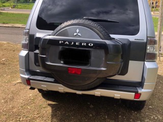 2012 Mitsubishi Pajero