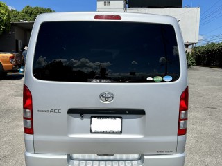 2015 Toyota HiAce for sale in Kingston / St. Andrew, Jamaica