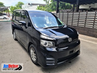 2011 Toyota VOXY for sale in Kingston / St. Andrew, Jamaica