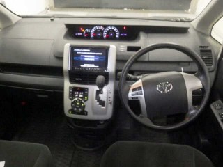 2014 Toyota Voxy for sale in Kingston / St. Andrew, Jamaica