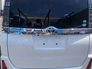2017 Toyota Voxy for sale in Kingston / St. Andrew, Jamaica