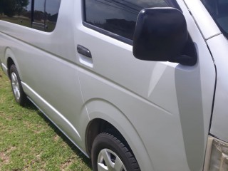 2011 Toyota Hiace