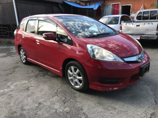 2011 Honda Fit Shuttle Hybrid for sale in Kingston / St. Andrew, Jamaica