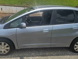 2010 Honda Fit
$850,000