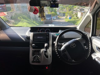 2012 Toyota Noah