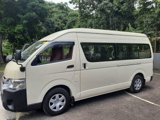 2015 Toyota hiace