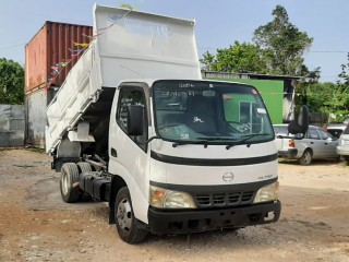 2006 Hino Dutro