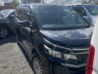 2015 Toyota Voxy for sale in Kingston / St. Andrew, Jamaica