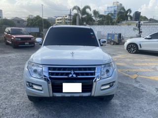 2016 Mitsubishi PAJERO