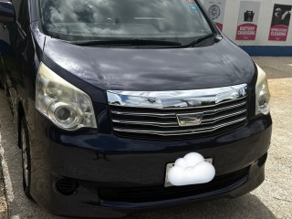 2012 Toyota Noah