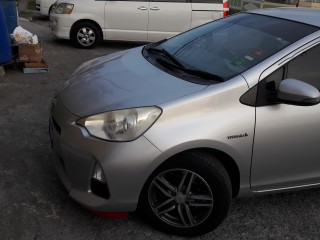 2012 Toyota Aqua Hybread for sale in Kingston / St. Andrew, Jamaica