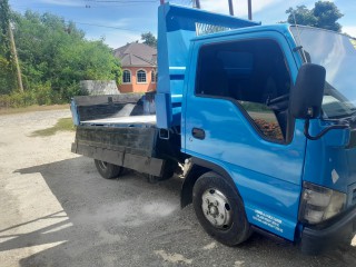 2005 Isuzu ELF