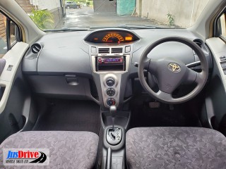 2010 Toyota VITZ