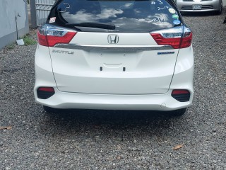 2017 Honda Fit shuttle hybrid