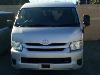 2016 Toyota Hiace       10 seater for sale in Kingston / St. Andrew, Jamaica