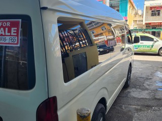 2015 Toyota Hiace