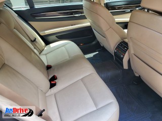 2011 BMW 730i