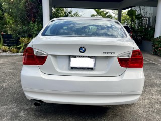 2008 BMW 320i