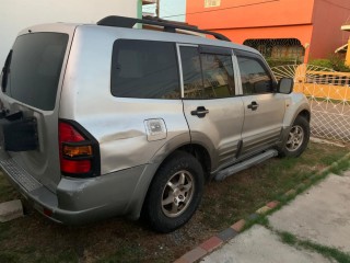 2002 Mitsubishi Pajero