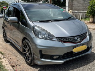 2011 Honda Fit RS
$1,050,000