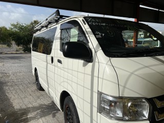 2015 Toyota Hiace Turbo diesel