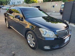 2013 Toyota CROWN