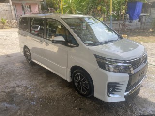 2014 Toyota Voxy