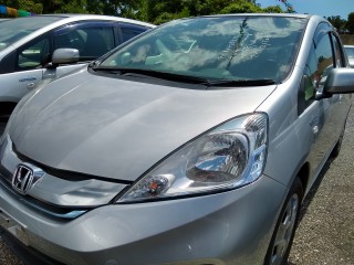 2013 Honda Fit Shuttle for sale in Kingston / St. Andrew, Jamaica