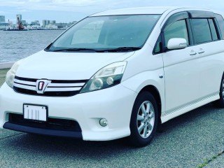 2012 Toyota Isis Platana for sale in Kingston / St. Andrew, Jamaica