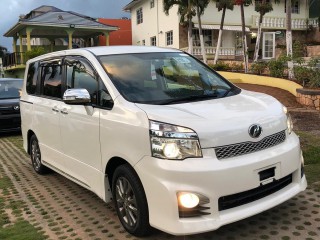 2013 Toyota Voxy