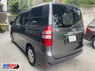 2013 Toyota NOAH