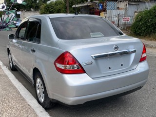 2009 Nissan tiida