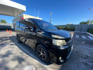 2013 Toyota Voxy for sale in Kingston / St. Andrew, Jamaica