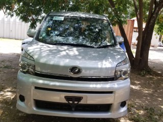 2013 Toyota Voxy for sale in Kingston / St. Andrew, Jamaica