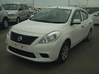 2013 Nissan Tiida Latio for sale in Kingston / St. Andrew, Jamaica