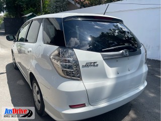 2013 Honda FIT SHUTTLE