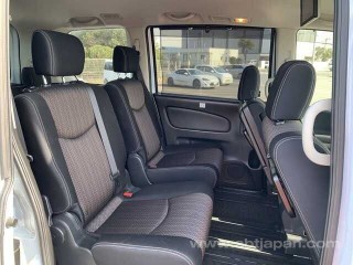 2014 Nissan Serena Hybrid Highway Star for sale in Kingston / St. Andrew, Jamaica