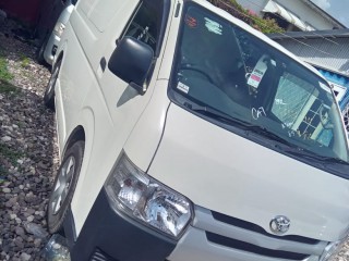 2016 Toyota Hiace panel