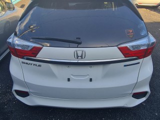 2016 Honda Fit Shuttle Hybrid for sale in Kingston / St. Andrew, Jamaica