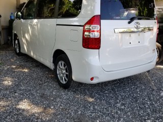 2013 Toyota Noah for sale in Kingston / St. Andrew, Jamaica