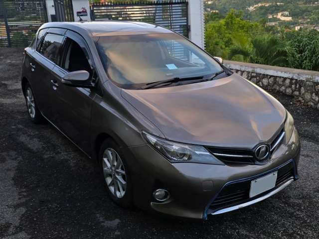 2012 Toyota Auris for sale in Kingston / St. Andrew, Jamaica