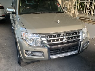 2022 Mitsubishi Pajero