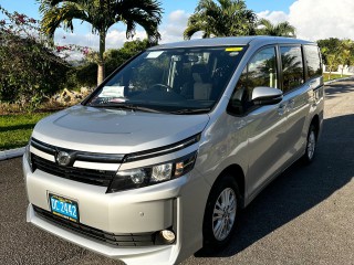 2015 Toyota Voxy for sale in Manchester, Jamaica